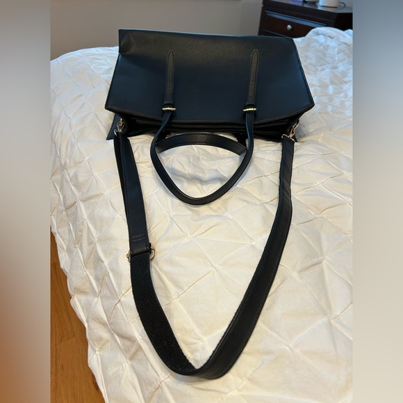 Women’s Faux Leather Pebbled Tote Bag, Zippered. Black new. - Picture 5 of 6